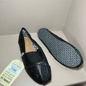 Black sparkle toms
